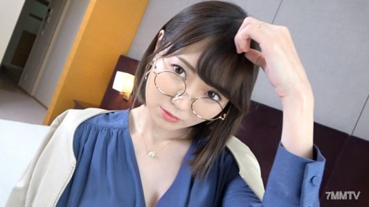 SIRO-4359 【初撮り】【美乳×スレンダー×人妻】【指輪にかかる裏切りの液体】順風満帆な家庭を築く知性的な美人妻。気が強そうな彼女の羞恥心を煽り、淫らに変わっていく姿は.. ネットでAV応募→AV体験撮影 1413