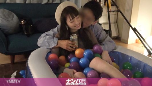 200GANA-2522 經歷過無數戰鬥的撩妹高手在他的房間裡，偷拍帶回家進行性行為。211個白皙纖細美女被帶回家！從後面抱住她時，居然沒穿胸罩！！站著進行後入式，被猛烈抽插讓她高潮喪失自制力的淫蕩女人！擁有美乳、美臀和美腿的極品身材絕對值得一看！