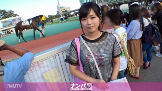 200GANA-1894 어떤 경마장에서 말 좋아하는 여자=우마조를ナン파! 말처럼 거친 남자에게 올라타서 화려한 기승위를 선보인다! 천재 거유 조키 탄생의 순간!!!