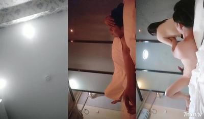 2021.9.24,【凡哥足療探花】,巧舌如簧,忽悠漂亮少婦來一發,鮑魚愛好者,又摳又舔仔細觀摩,美乳大長腿,激情勁爆