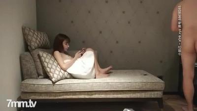 이 짧은 머리의 초미녀는 그녀를 여러 번 찾았습니다.완벽한 몸매를 가지고 있습니다.짧은 머리는 여성 스러움이 가득합니다.여자의 매력을 충분히 구현합니다.손으로 엉덩이를 꼬집고 타고 있습니다.