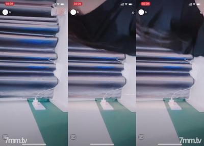 [Extreme Tik Tok ❤️ Scarce Resources] The Latest &quotCrazy Tik Tok 2&quot Exposed School Beauty Girl And Her Boyfriend On The Bed Ecstasy, Kissing And Touching, Lewd Voices, Strong Contrast, HD 720P