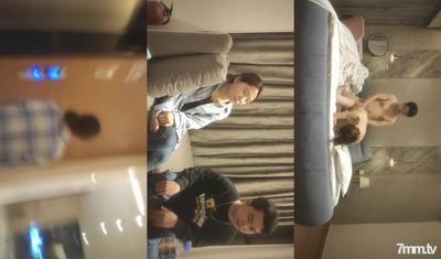 2022-3-15 [나는 트랙터가 있습니다] 온라인 채팅, 보석 업계의 좋은 가족의 젊은 여성이 저녁 식사 후 호텔로 돌아와 성교, 젊은 여성이 강제로 벗기는 것에 저항