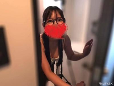fc2-ppv 4787853 【在家推】這個傢伙喜歡我♡嗎？有個後輩來東京了，所以我在他搬家的地方推送直播 | FC2電子市場