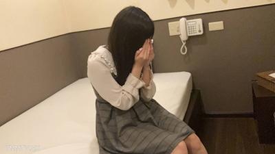 fc2-ppv 4802619 【先到30名500日圓折扣】20歲的亮香，臉射，生。這個什麼都聽話的前女僕量產型哀怨美容系，完全不脫衣服地進行CFNM遊戲！(061) | FC2電子市場