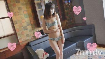 FC2-PPV 432629 【個人拍攝】老太18歲，氣氛熱烈！連續用電動按摩棒高潮，乖巧的土氣學生被內射！【業餘影片】