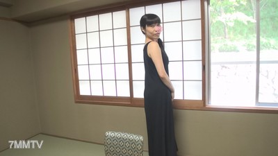 fc2-ppv 1148358 奇蹟的美熟女★四十歲中學國語老師★美腿熟女生插內射★在旅館做愛時打開窗戶大叫★附兩分割高畫質ZIP
