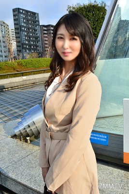 fc2-ppv 1367526 【個人】知名S級女醫43歲的內射婚外情性愛影片洩露。曾上過電視的纖細美體，每個洞都被玩弄殆盡【首次特別價格】