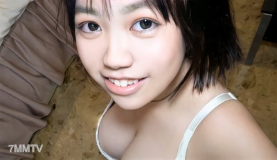fc2-ppv 1841109 【無】【限定100個2980→1480pt折扣!】普通的女孩最色情!♥️G罩杯!初次口交♥️大量內射!!♥️※評論特典/自己用振動棒自慰