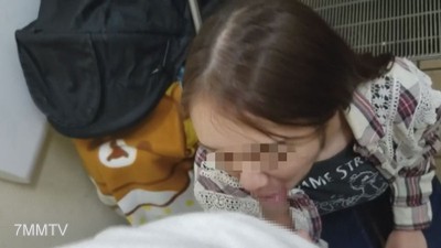 fc2-ppv 1904457 生產後【個人】兒子在旁邊..公共廁所裡濕答答的愛液。把孩子交給老公，在酒店貪圖快樂，讓別人的陽具本能地射進妻子的子宮深處。