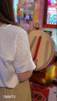 fc2-ppv 2035621 【流出】Re:色白美乳で感度良好な後輩。部屋に連れ込み、ゴムを忘れたので中出しだドン! {