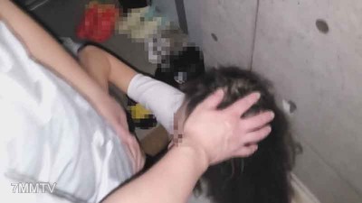 fc2-ppv 2287651 배고픈 딸 곁에서 참지 못하고 기쁨의 목소리를 내뱉는 두 아이의 엄마