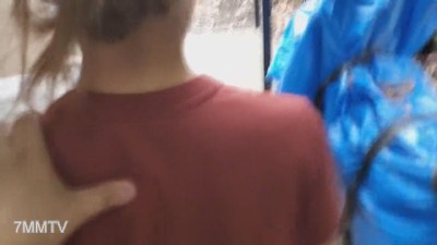 fc2-ppv 2352175 住宅的鄰居看到【露臉】進入屋內，生活氣息濃厚的客廳裡，被陌生人的體液浸濕的太太絕望。25分