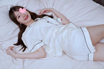 fc2-ppv 3180550 【睡衣★莫納希】穿著睡衣來搗亂♥在當地以胡鬧的成人式而聞名，所以在床上也會胡鬧♥乳頭折磨和逗弄插入♥稍微有點S氣質的激情淫婦變身♥