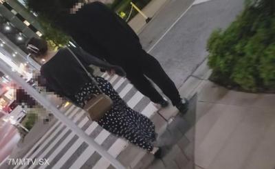 fc2-ppv 3253618 【Personal】The slender beautiful wife spreads her legs and says, &quotIs this good？&quot while pressing forward