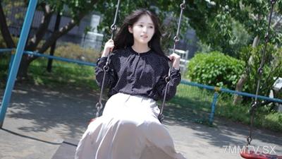 fc2-ppv 3353119 【Uncut】First shoot! The body of an elementary school sixth-grader, but the mind of an adult. A 145cm tall mini beauty cafe employee and live double release ♡