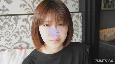 FC2-PPV 4504446 【個人拍攝】白色23歲 翻譯有問題的美巨乳短髮美女大量內射