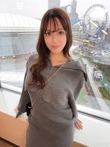 FC2-PPV 4554683 ※首次數量限定※【素人·內射】豐滿的屁股夾住肉棒，讓我飛上天堂★H罩杯的OL小姐·世里奈24歲