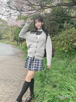 fc2-ppv 4669180 茶道部えみちゃん・18歲　隱藏巨乳的白皙瘦長美人　春天陽光下欲火焚身中出內射精※先到為憑高畫質特典附贈※